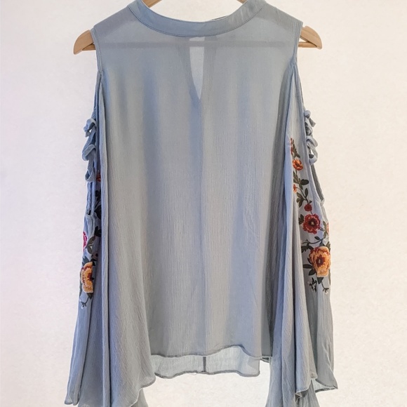 Light blue embroidered cutout sleeve top! - Picture 2 of 2